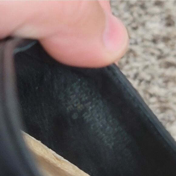 AVA & AIDEN Pointed Flats - Picture 12 of 12